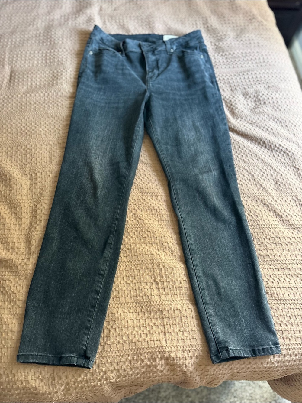Classic Straight-Leg Jeans in Dark Blue Wash